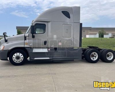 2016 Freightliner Cascadia 125 Sleeper Cab Semi Truck