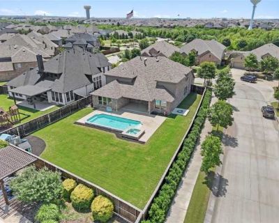 15505 City Garden Lane. image_url. On-site laundry Patio / balcony Granite counters Hardwood floors Dishwasher Garage Unit Amenities carpet dishwasher fireplace granite counters hardwood floors microwave oven patio / balcony walk in closets stainless steel Property Amenities on-site laundry parking pool garage internet access media room walking trail. deposit. 5 Bedroom. 5 Bathroom. 3691 ft