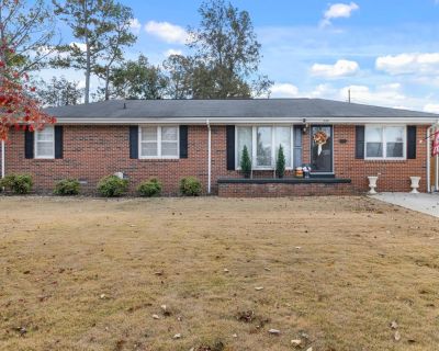 3 Bedroom 1BA 1725 ft Single Family House For Sale in Muscle Shoals, AL