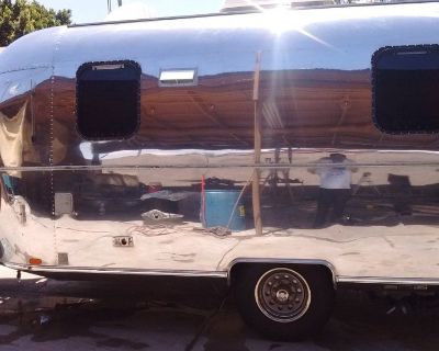 Airstream metal polishing