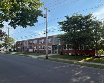 1 Bedroom 1BA 820 ft Condo For Sale in Dewitt, NY