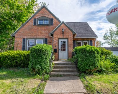 2 Bedroom 1BA 1300 ft Single Family House For Sale in Mount Morris, IL
