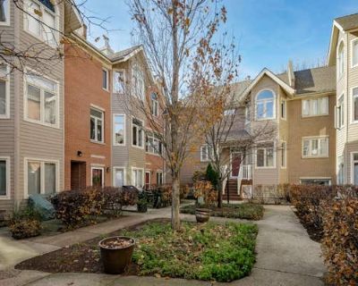 2 Bedroom 4BA Condo For Sale in CHICAGO, IL