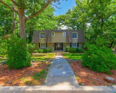3 Bedroom 4BA 3357 ft Single Family Home For Sale in JEFFERSON CITY, MO
