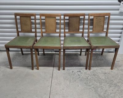 Set 4 LEg-O-MATIC chairs & table