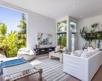 3 Bedroom 2BA 2810 ft Single Family House For Sale in Venice, CA