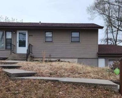2 Bedroom 2BA 864 ft Pet-Friendly Apartment For Rent in Liberty, MO
