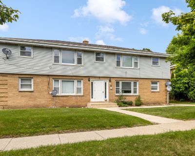 2 Bedroom 1BA Apartment For Rent in Waukesha, WI