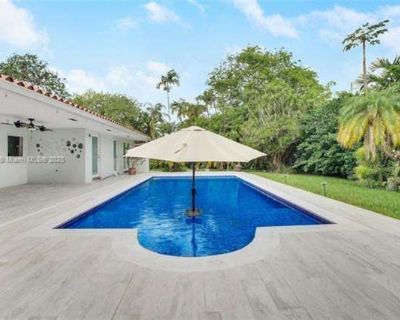 4 Bedroom 3BA 2646 ft Pet-Friendly Apartment For Rent in Palmetto Bay, FL