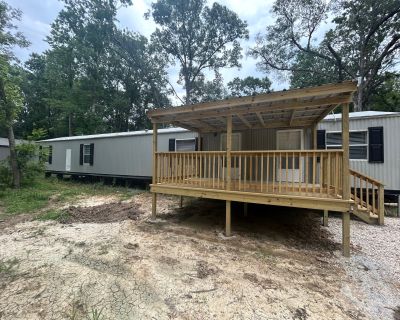 3 Bedroom 2BA 1026 ft Apartment For Rent in Dayton, TX