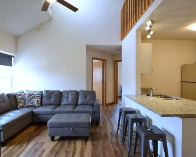 3 Bedroom 1BA 865 ft Furnished Apartment For Rent in Madison, WI
