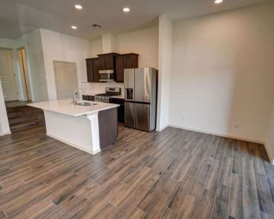 3 Bedroom 2.5BA 1596 ft Pet-Friendly Apartment For Rent in Santa Fe, NM