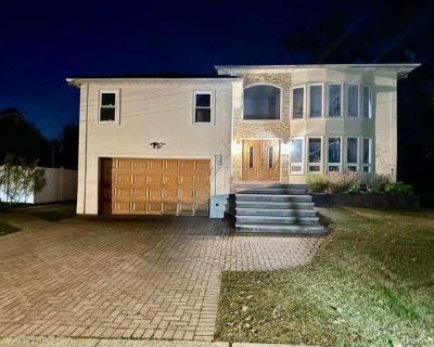 4 Bedroom 3BA 2498 ft Apartment For Rent in Roosevelt, NY