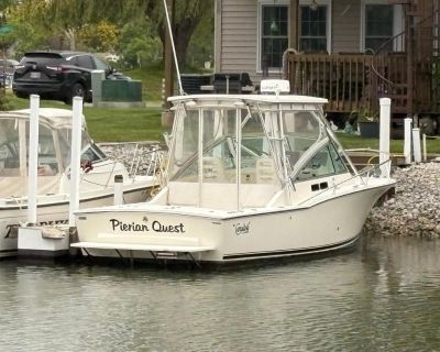 2012 Carolina Classic 25 Sport Fisherman (Freshwater Boat!)