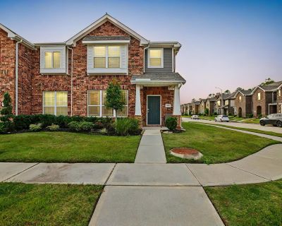 3 Bedroom 2BA 1816 ft Townhouse For Sale in Humble, TX