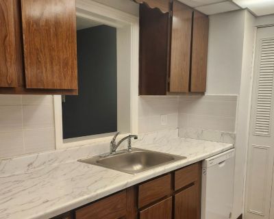 2 Bedroom 1BA 910 ft Condo For Sale in Weymouth, MA