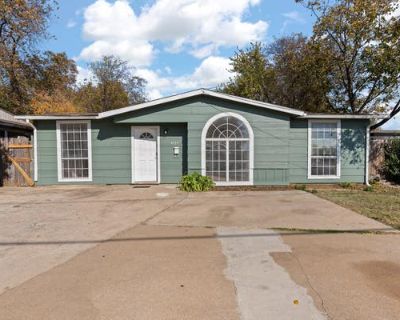 3 Bedroom 1BA 988 ft Single Family Home For Sale in FORT WORTH, TX