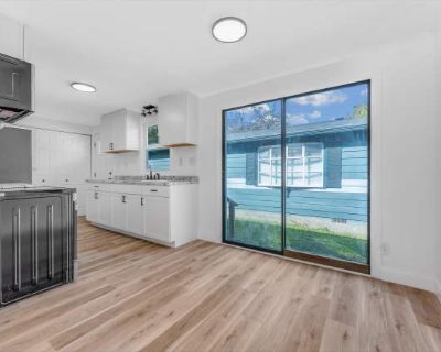 3 Bedroom 1BA 1152 ft Pet-Friendly Apartment For Rent in Fairmont, WV