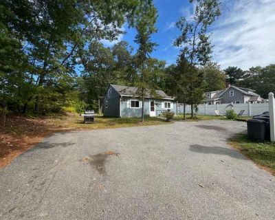 2 Bedroom 1BA 0 ft Furnished Pet-Friendly Apartment For Rent in Salisbury, MA