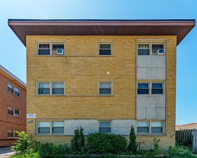 1 Bedroom 1BA 950 ft Condo For Sale in Chicago, IL