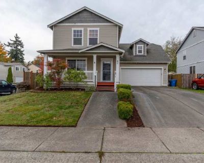 3 Bedroom 2.5BA 1988 ft Pet-Friendly Apartment For Rent in Oak Harbor, WA