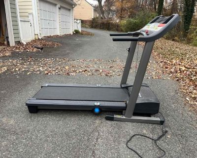 Electric treadmill and manually operated elliptical. Both working and in very good condition. Check out the pictures at: