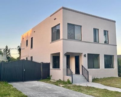 SW 17th Ter. Beautiful 2Bedroom 1Bathroom duplex with Great location, Welcome to this bright and spacious second-floor unit\r\nin a well-maintained multifamily property. This charming home features white ceramic tile floors, impact windows\r\nand doors, and large windows that fill every room with natural light.The kitchen is fully equipped with a\r\nrefrigerator, stove/oven, and microwave, and ...