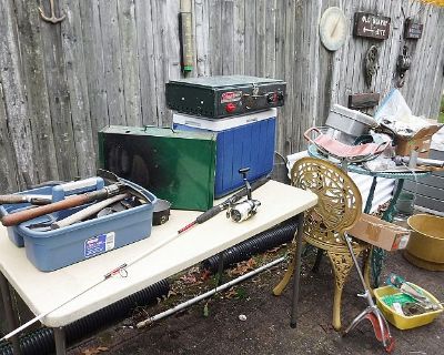 Very Big Yard Sale Clean out in Fairfax City