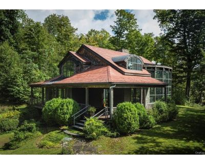 3 Bedroom 3BA 2958 ft² Residential For Sale in Callicoon Center, NY