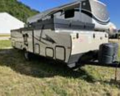 2018 Forest River Rockwood Hard Side Pop-Up Campers High Wall A213HW