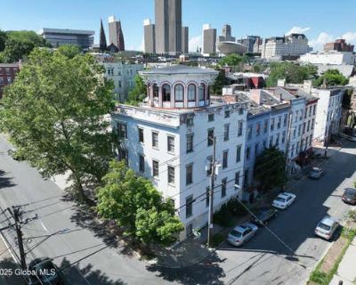 2 Bedroom 2BA 2110 ft Condominium For Sale in ALBANY, NY