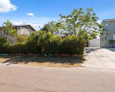 2 Bedroom 1BA 948 ft Single Family Home For Sale in TAMPA, FL