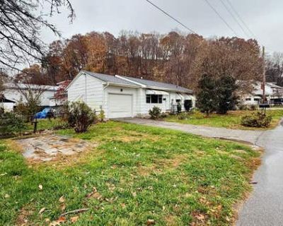 3 Bedroom 1BA 792 ft Single Family Home For Sale in FLATWOODS, KY