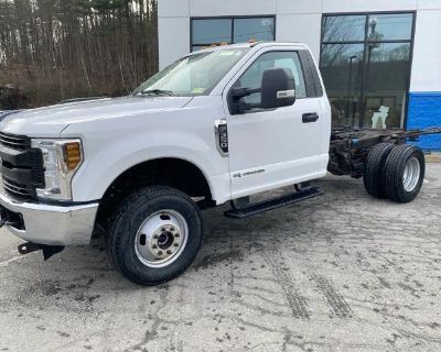 2019 Ford F-350 Super Duty 4X4 XL 2DR Regular Cab 145 In. WB DRW Chassis