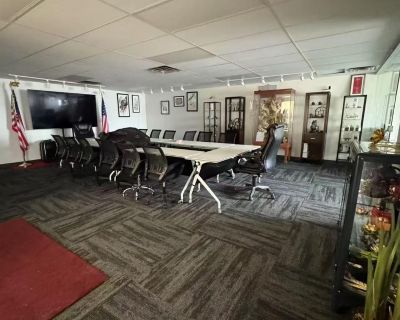 650 ft Commercial Property For Rent in Flushing, NY