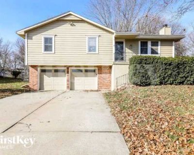 3 Bedroom 2BA 1536 ft Pet-Friendly House For Rent in Lee's Summit, MO