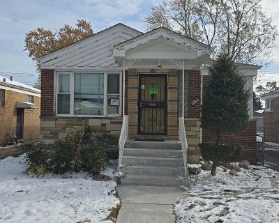 3 Bedroom 1BA 1028 ft Single Family House For Sale in Calumet Park, IL