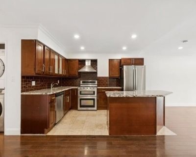 89A Ferry St. Welcome to your new home! This spacious and stylish 3 bedroom, 2 bath apartment offers the perfect blend of comfort and convenience, just a stone's throw away from the vibrant city life of NYC. Enjoy a large center kitchen island, granite counters, stainless steel appliances, separate dining room and living room, in unit laundry, and private terrace. Located in a desirable neighbo...