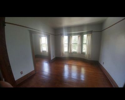 Kylie (Has a House) on iROOMit. Room in the 3 Bedroom 1BA House For Rent...