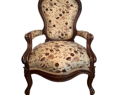 Mid 19th Century Antique American High Victorian Walnut Elbow Chair