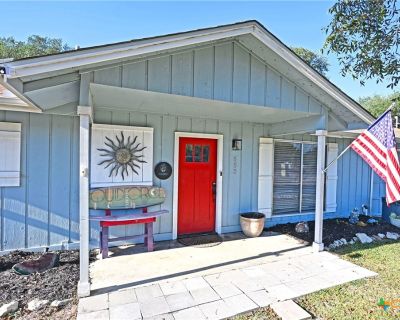 3 Bedroom 1BA 1116 ft Single Family House For Rent in Canyon Lake, TX