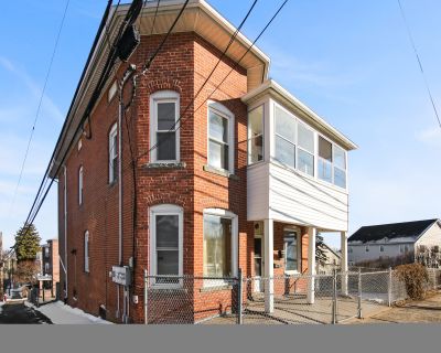 2428 ft Commercial Property For Sale in New Britain, CT