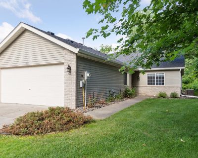 2 Bedroom 2BA 1496 ft Townhouse For Sale in Woodbury, MN