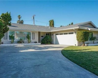 Private room with shared bathroom in a House, Tustin, CA 92780