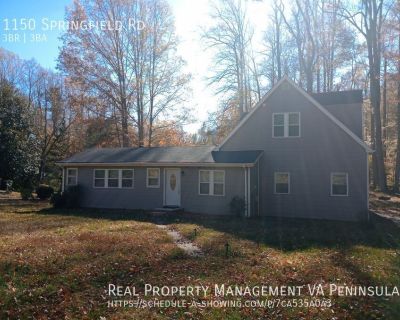 1150 Springfield Rd. Welcome to this 3 Bedroom, 3 Bath Single Family Home for Rent, located in the charming city of Williamsburg, VA. This home is a perfect blend of comfort and convenience, offering a range of amenities designed to enhance your living experience. The kitchen is equipped with a built-in dishwasher, microwave, stove, and a refrigerator with an icemaker and water dispenser. The h...