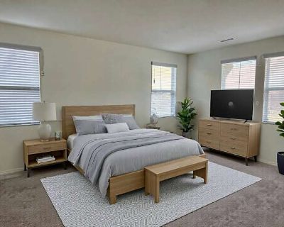 Available on: now. Unfurnished. Internet included Alexander will require background checks for this room Learn more. No pets, no smoking firm. **** Single occupancy only **** ****This room shares a bathroom with another tenant and will be rented unfurnished. **** Rent is inclusive of -electricity/gas -water/sewer -Internet -Trash **** first month rent ($965) & one month deposit ($965)needed bef...