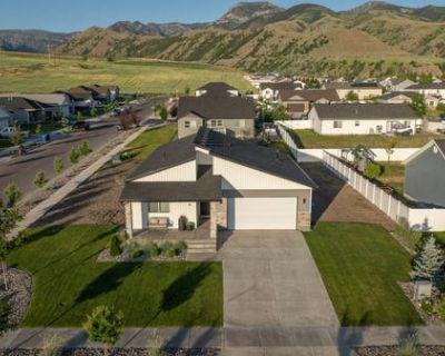 3 Bedroom 2BA 2870 ft Single Family Home For Sale in SMITHFIELD, UT