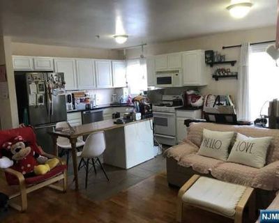 2 Bedroom 2BA Condominium For Sale in PALISADES PARK, NJ