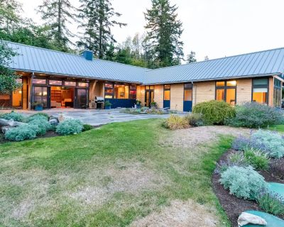 3 Bedroom 3 baths No pets 4.68 130 reviews What our guests are saying... AI-generated...