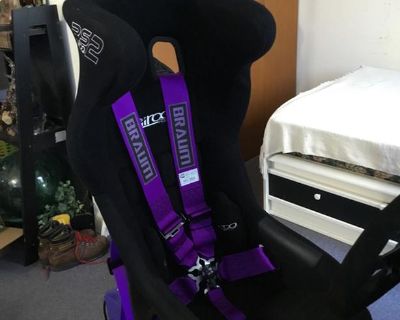 Mirco RS2 racing seat and racing belts.